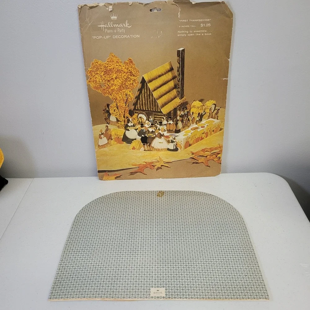 Hallmark Pop-up‎ Thanksgiving Vintage Paper First Dinner Pilgrim Indian Decor